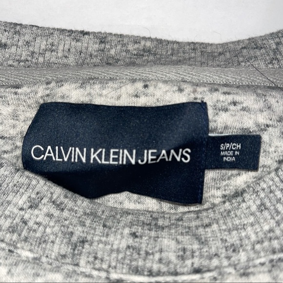 🔘Calvin Klein gray crewneck in a small🔘 - Picture 2 of 3